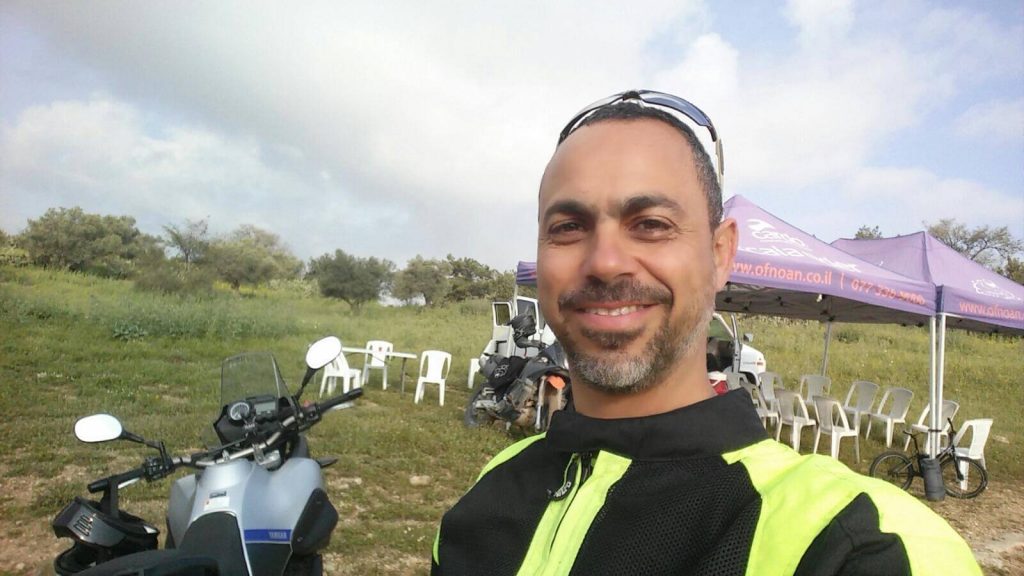 אשר כהן מורה לנהיגה על משא כבד מבית הספר לנהיגה שרייבר